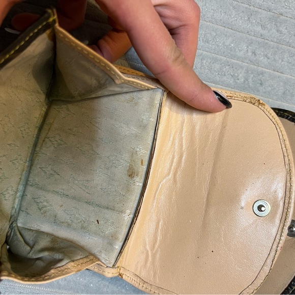 Vintage Louis Vuitton Wallet - Picture 6 of 8